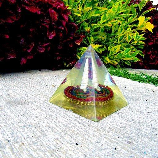 Pyramid with Quantum Generator of the Seventh Chakra Sahasrara - Metayantra WorldWide