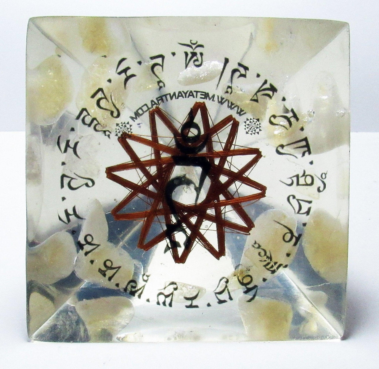 White Tara Mantra Citrine 12 Vortex Pyramid - Metayantra Consciencia